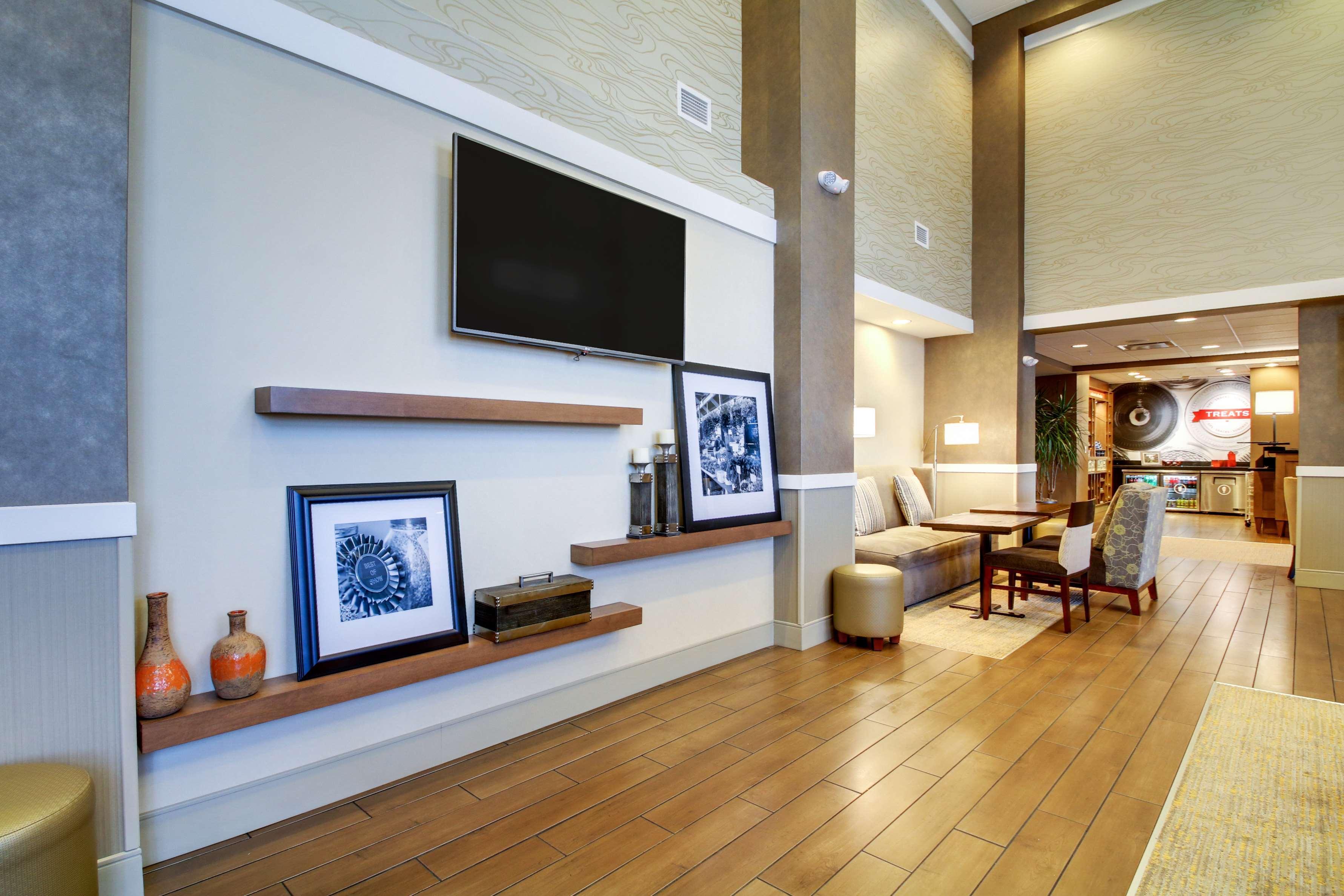 Hampton Inn & Suites Milwaukee West West Allis Extérieur photo