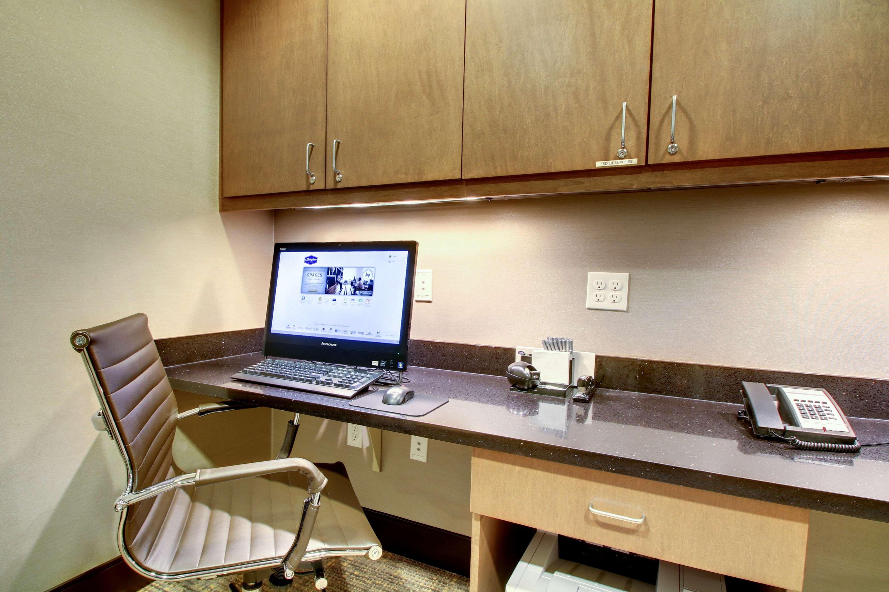 Hampton Inn & Suites Milwaukee West West Allis Extérieur photo