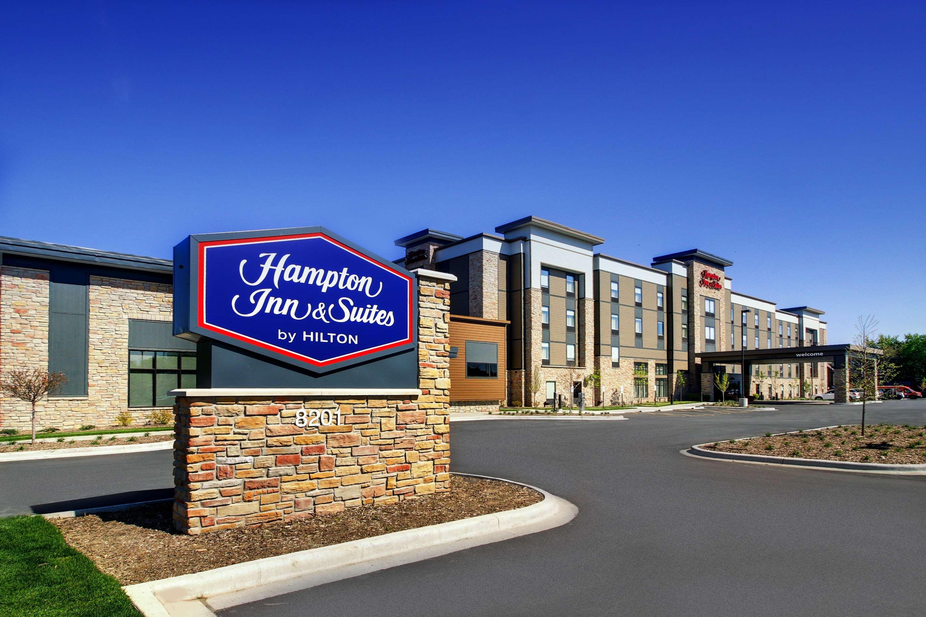 Hampton Inn & Suites Milwaukee West West Allis Extérieur photo